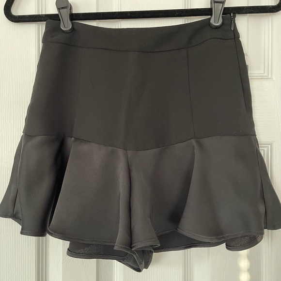Black skort. NWT - Picture 2 of 2